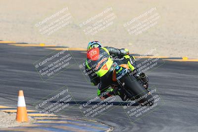 media/Dec-05-2024-Racers Edge (Thu) [[e102e0690b]]/3-B Group/Session 1 Turn 8 Backside/